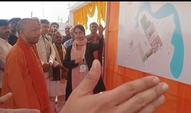 मुख्यमंत्री योगी आदित्यनाथ ने टेंट सिटी का किया निरीक्षण 