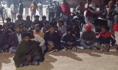 देवी देवताओं पर अभद्र टिप्पणी के मामले मे हिन्दू संगठनों ने किया थाने का घेराव
