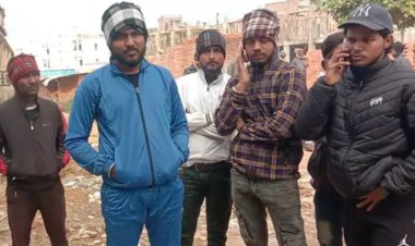 मोटरसाइकिल पोल से टकराई, युवक की मौत व साथी घायल 