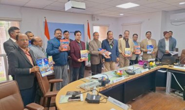 एनसीआर महाप्रबंधक ने नई समय सारणी पुस्तिका का किया विमोचन