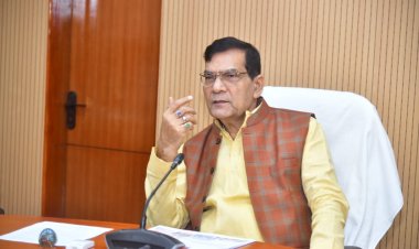 ‘ठंड से बचाने के लिए अलाव पर दें विशेष ध्यान,  प्रयागराज में दिखे भव्यता : ए.के. शर्मा