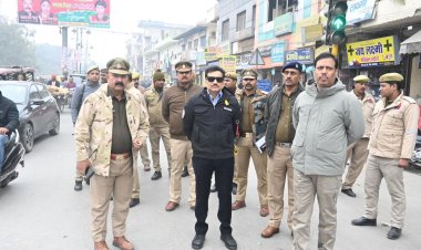 महाकुंभ के पूर्व पुलिस कमिश्नर ने यातायात व्यवस्था और वाहनों के पार्किग को परखा