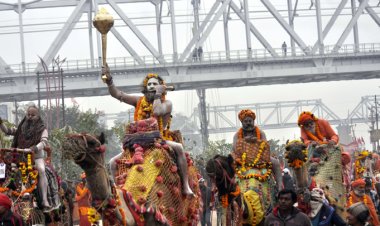 नागा साधुओं की रहस्यमयी दुनिया, एक दिन में 7 घरों में मांगते हैं भिक्षा