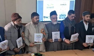 मुरादाबाद निवासी फिरोज खां की लिखी पुस्तक ‘जानकारी’ का विमोचन