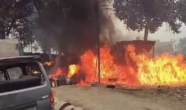 फर्नीचर के गोदाम में लगी आग, लाखों का हुआ नुकसान