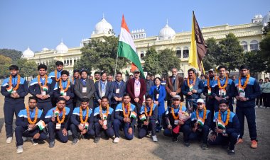 लखनऊ विश्वविद्यालय की टीम क्रिकेट मैच खेलने के लिए नेपाल रवाना, आनंद सागर करेंगे कप्तानी