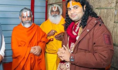 महाकुम्भ में संतों से मिलने निकले अनिरूद्ध आचार्य जी महाराज, जीयर स्वामी का लिया आशीर्वाद 