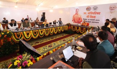 महाकुम्भ के त्रिवेणी संकुल में योगी सरकार के मंत्रिपरिषद की बैठक सम्पन्न