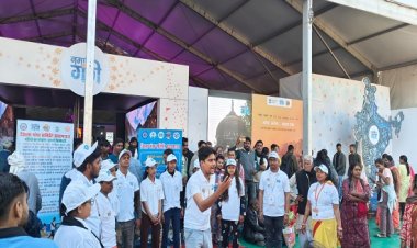 महाकुम्भ में स्वच्छता जागरुकता अभियान चला रहे गंगा सेवा दूत और गंगा प्रहरी