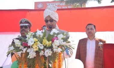 गणतंत्र दिवस पर महाप्रबंधक ने 19 रेलकर्मियों को किया सम्मानित