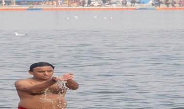 महाकुम्भ:सपा मुखिया अखिलेश यादव ने त्रिवेणी संगम में लगाई डुबकी