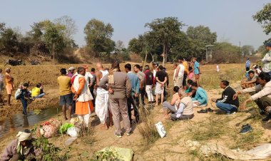 महाकुंभ भगदड़ में जान गंवाने वाली पलामू की गायत्री का हुआ अंतिम संस्कार 