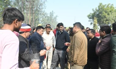 महाकुम्भ : स्नान कर लौट रहे श्रद्धालुओं की बस से हुई टक्कर, तीन की मौत