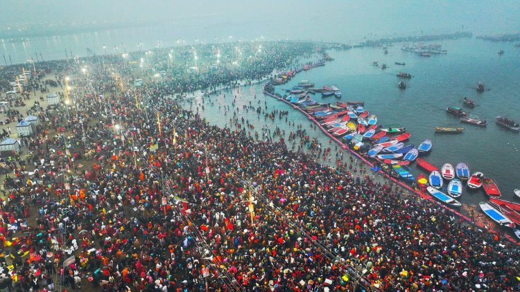 पौष पूर्णिमा स्नान के साथ शुरू हुआ धर्म और आध्यात्म का महाकुम्भ