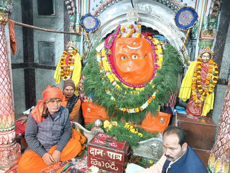 माघ चतुर्थी पर बड़ा गणेश के दरबार में उमड़े श्रद्धालु, लगी दर्शन के लिए लम्बी कतार