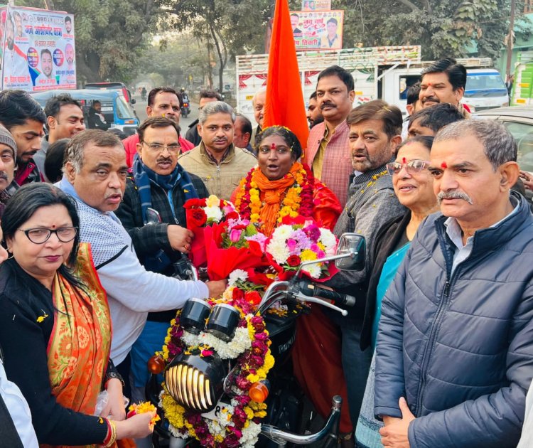 भदोही से दो हजार किलोमीटर की यात्रा कर प्रयागराज पहुंचेंगी बुलेट रानी, कानपुर में हुआ स्वागत