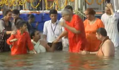 उप राष्ट्रपति धनखड़ ने सपरिवार संगम में लगाई डुबकी