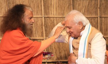 बिहार के राज्यपाल आरिफ मोहम्मद खान पहुंचे प्रयागराज