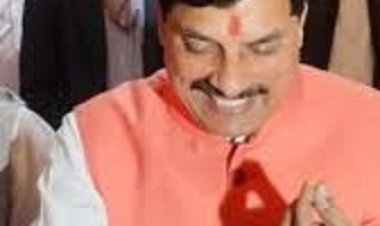 मुख्यमंत्री डॉ. यादव महाकुंभ में गंगा स्नान के लिए हुए रवाना, दिल्ली चुनाव की जीत पर मंत्री-विधायक को खिलाई मिठाई