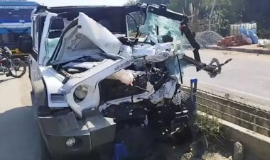 महाकुम्भ से लौट रही थार कार ट्रक के पीछे घुसी, दो की मौत व तीन घायल