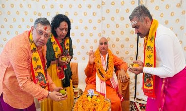 गोवर्धन मठ पुरी पीठ के शंकराचार्य शिविर में पहुंचे डॉ.उन्नत पंडित, लिया आशीर्वाद