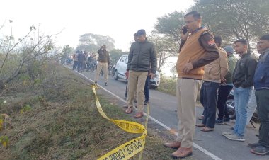 सीमेंट लादकर जा रहे ट्रक का संतुलन बिगड़ा, चालक की हुई मौत 