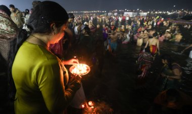 माघी पूर्णिमा पर्व पर संगम में अमृत स्नान कर धन्य हुए श्रद्धालु
