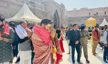 केन्द्रीय मंत्री चिराग पासवान ने श्री काशी विश्वनाथ मंदिर में किया दर्शन पूजन