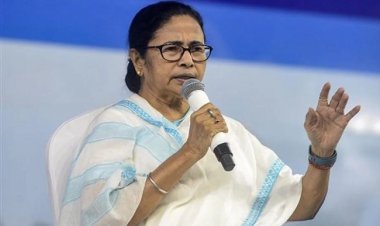 ममता बनर्जी के मृत्यु कुंभ बयान पर घिरीं, संत समाज और भाजपा का तीखा विरोध