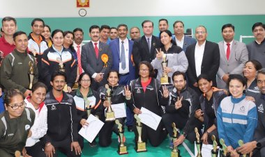 डीएडी बैडमिंटन प्रतियोगिता : पुणे के विक्रम ए.राजापुरे, प्रेक्षा जैन व मिथिलेश सुंदर ने जीते दोहरे खिताब