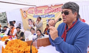 शहीदों की सच्ची घटनाएं पाठ्यक्रम में शामिल होनी चाहिए : मुकेश खन्ना