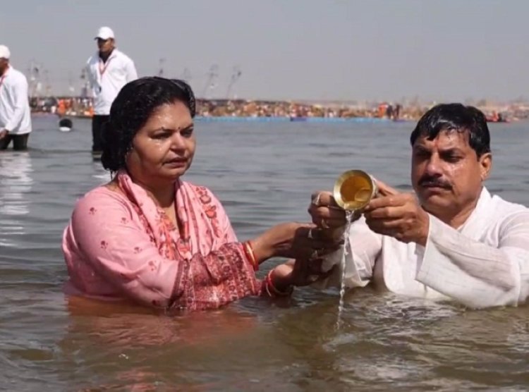 महाकुंभ में पहुंचे मप्र के मुख्यमंत्री मोहन यादव, संगम में डुबकी लगाकर की प्रदेशवासियों की खुशहाली की प्रार्थना