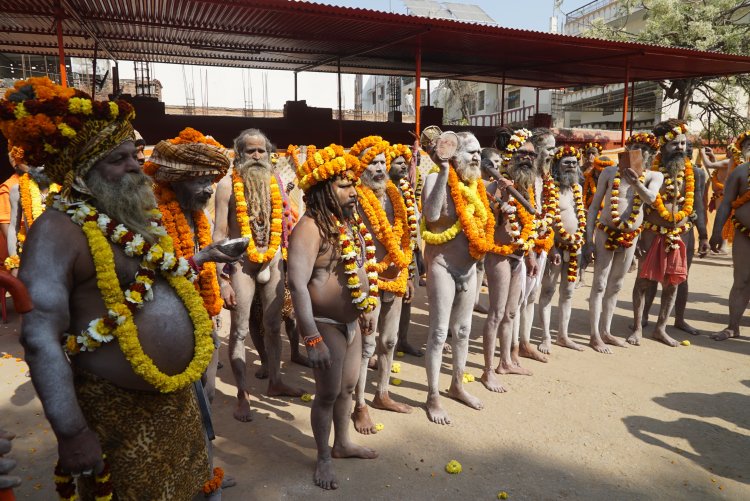 माघी पूर्णिमा पर काशी विश्वनाथ की नगरी में नागा संतों ने कड़ी सुरक्षा में निकाली पेशवाई