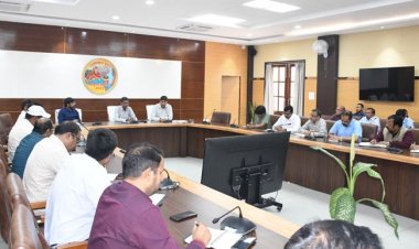 प्रमुख सचिव ने सरकार की उपलब्धियों को लेकर होने वाले विभिन्न कार्यक्रमों की समीक्षा कर दिये निर्देश