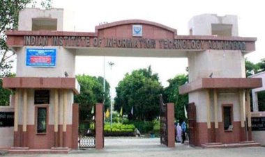 ट्रिपल आईटी ने मृत छात्रों के परिवार को दिये 25-25 लाख