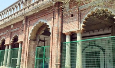 संभल : गांव जनेटा में दरगाह के सरकारी जमीन पर होने के दावे के बाद शुरू हुई नपाई