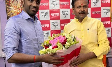 नए नगर आयुक्त सीलम साईं तेजा ने संभाला कार्यभार, महापौर से की मुलाकात