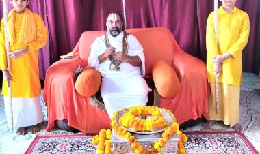 ठाकरे बंधुओं की मानसिकता देश व भाषा के प्रति दूषित : शांडिल्य महाराज