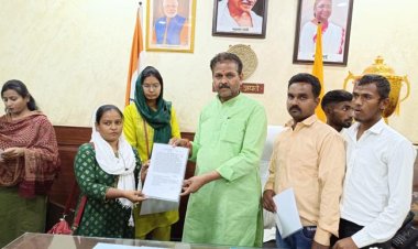 महापौर ने सात मृतक आश्रितों को दिया नियुक्ति पत्र