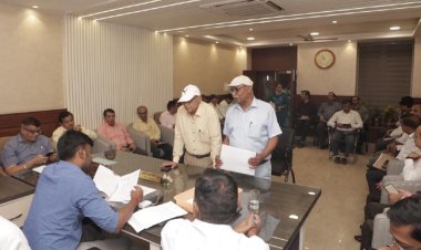 नाले-नालियों की रोस्टर बनाकर की जाए सफाई : नगर आयुक्त