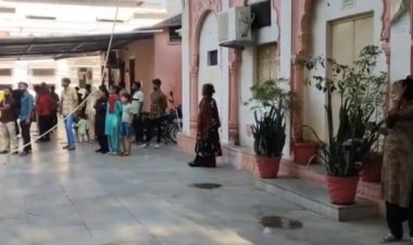 झांसी : सिविल हॉस्पिटल के बच्चा वार्ड में लगी आग, हड़कम्प