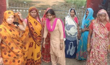 पानी की कमी से जूझ रही महिलाओं का पेयजल योजना पर धावा, ऑपरेटर ने गेट बंद कर रोका