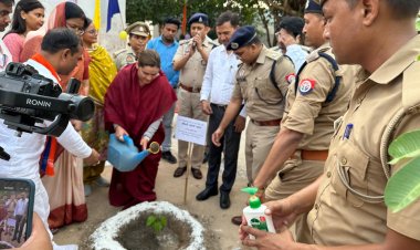 अपर्णा यादव ने महिला बंदियों की स्थिति का लिया जायजा, महिला बंदीगृह का किया निरीक्षण