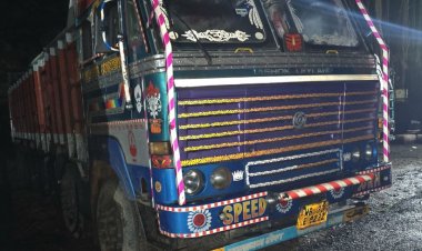 बालू तस्करी पर प्रशासन की सख्ती, ट्रक जब्त