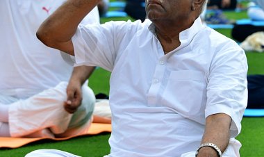 राज्यपाल बागडे ने योग कर स्वस्थ जीवन जीने का दिया संदेश