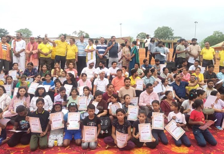 संगम तट अरैल घाट पर हुआ तीसरा ‘त्रिवेणी योग महोत्सव’