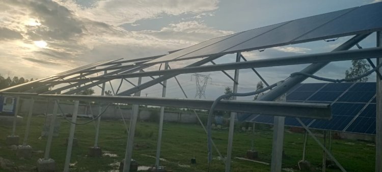 जल जीवन मिशन योजना से बनी पानी की टंकी से सोलर पैनल चोरी: बकेवर में हुई घटना, पुलिस जांच में जुटी