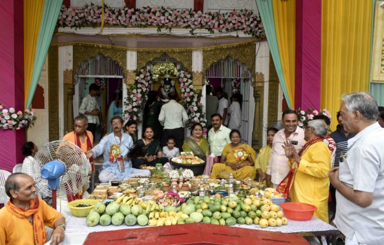 छप्पन भोग प्रसाद अर्थात प्रभु साक्षात दर्शन : हरीश चन्द्र गुप्ता