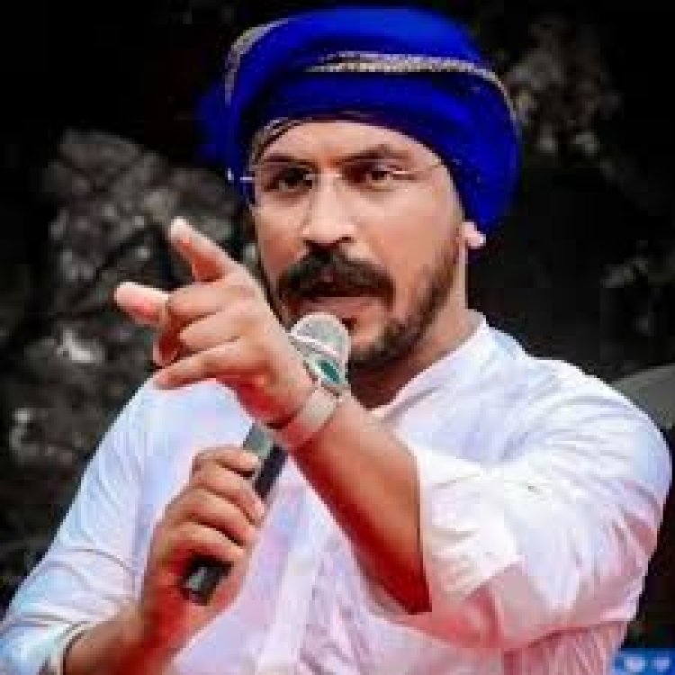 भीम आर्मी चीफ चंद्रशेखर आजाद बाबतपुर एयरपोर्ट से दिल्ली रवाना