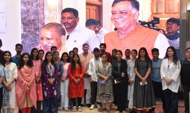 लविवि के विद्यार्थियों ने विधान सभा का किया भ्रमण